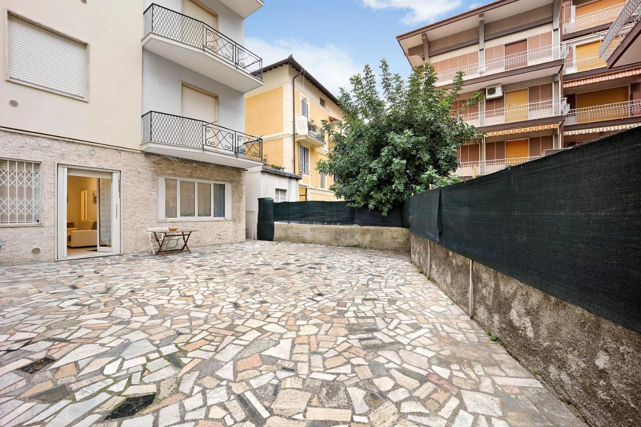 La Ballerina Di Alassio Esterno foto